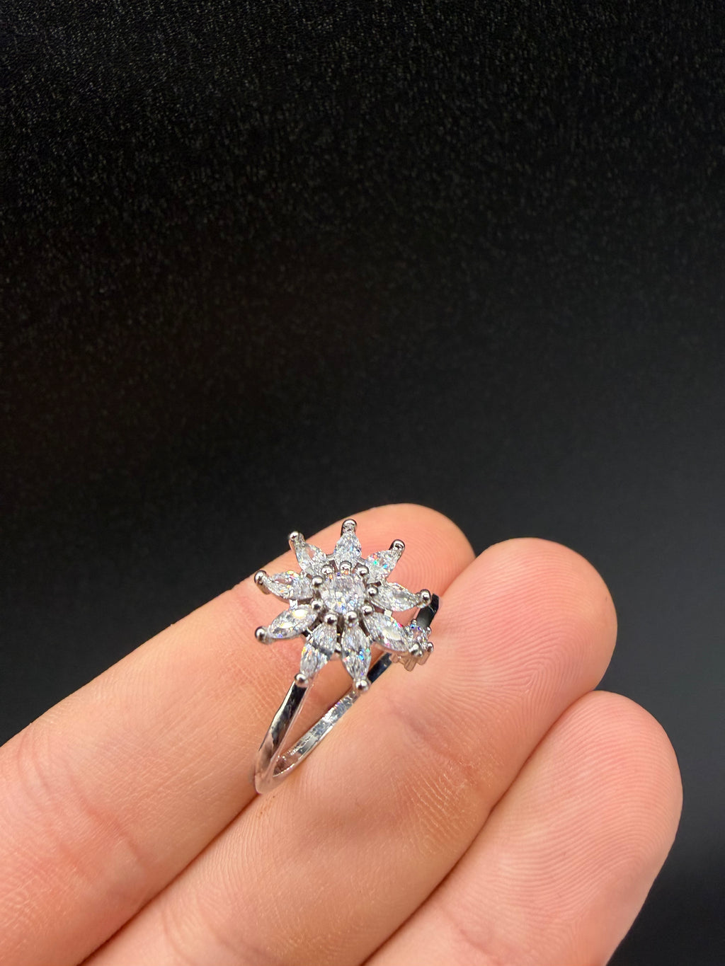 Pierścionek Antystresowy z Kwiatkiem